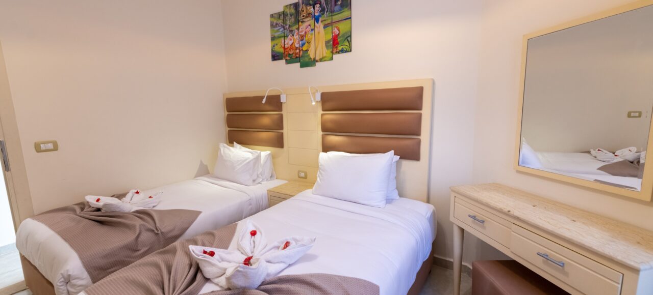 marom-port-said-family-suite-twin-room