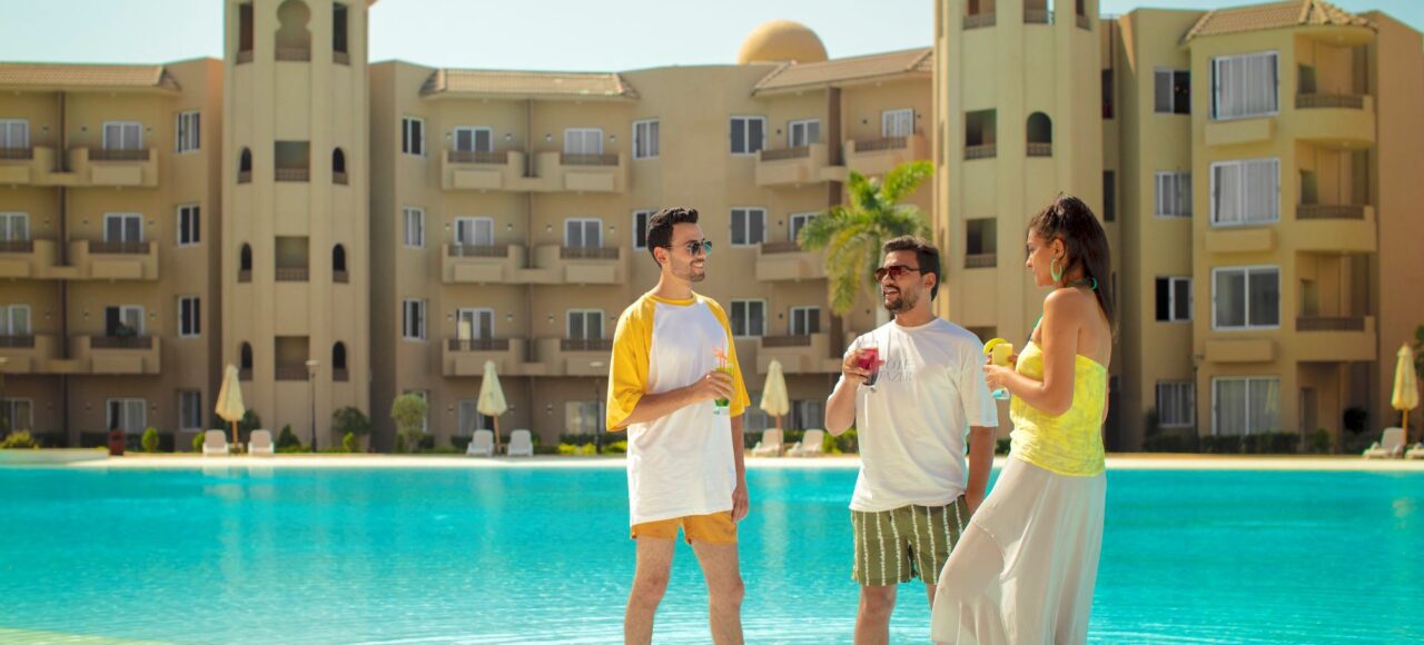 marom-port-said-resort-socializing-friends